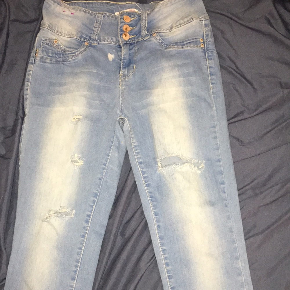 Butt Enhancing Midrise Ripped Jeans